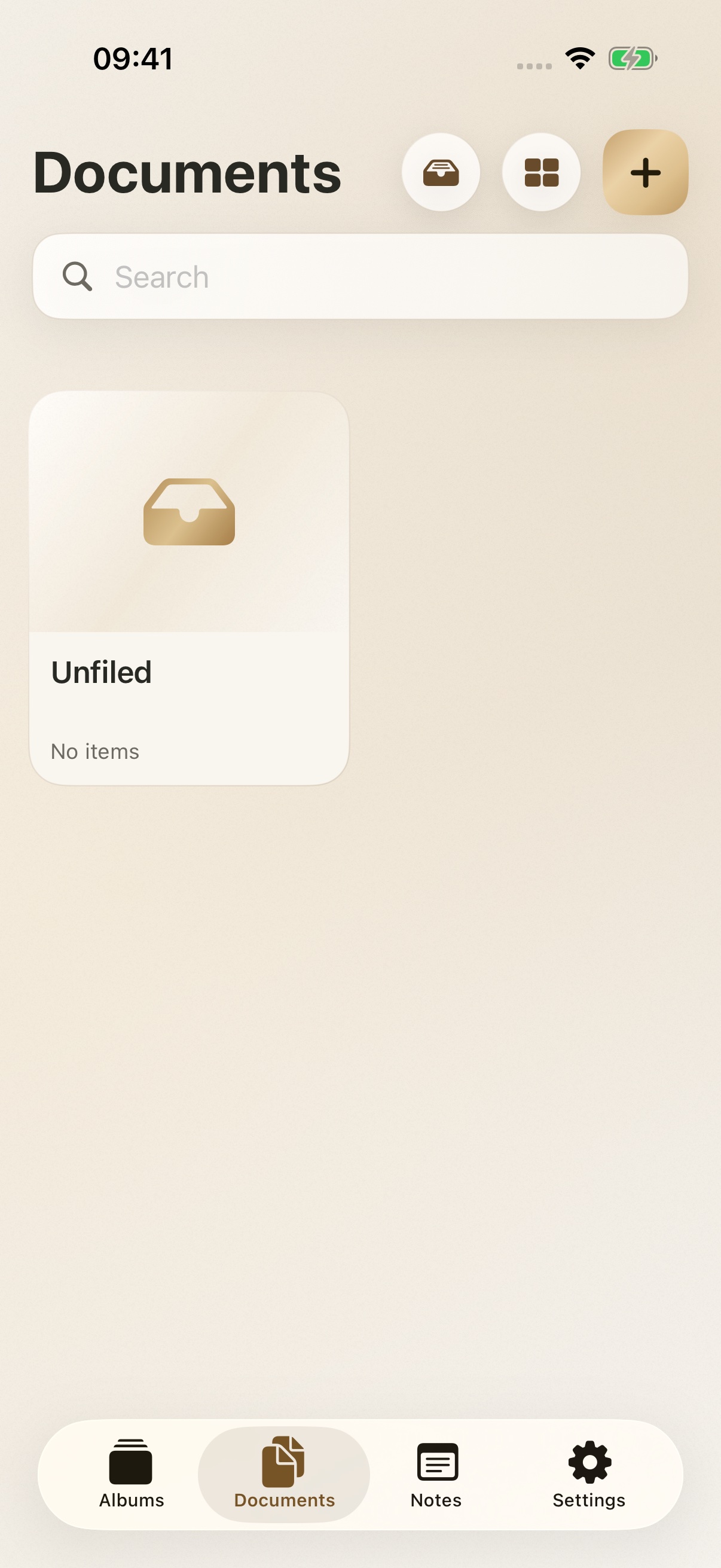 Écrin’s Documents screen with the Gold theme and demonstration data