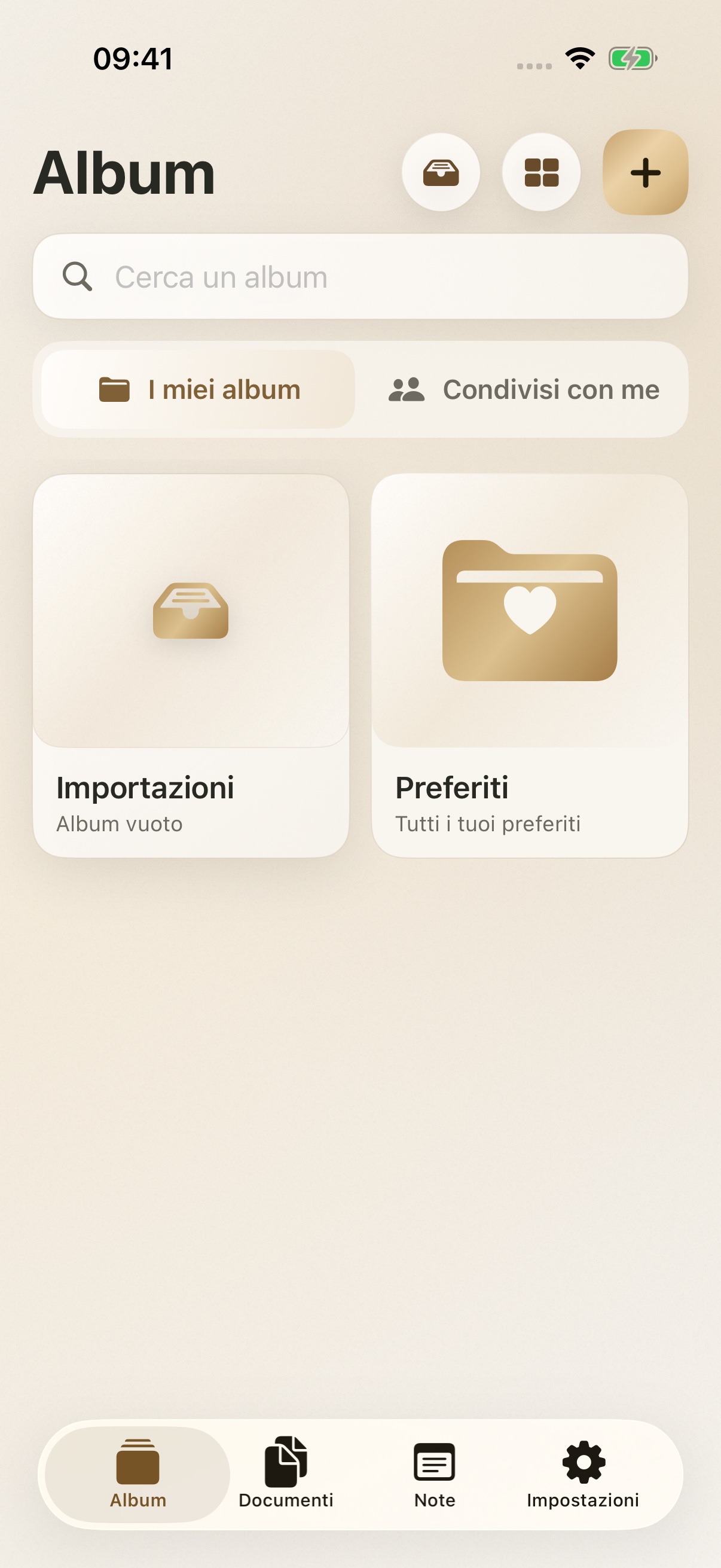 Schermata Album di Écrin con il tema Oro e dati dimostrativi